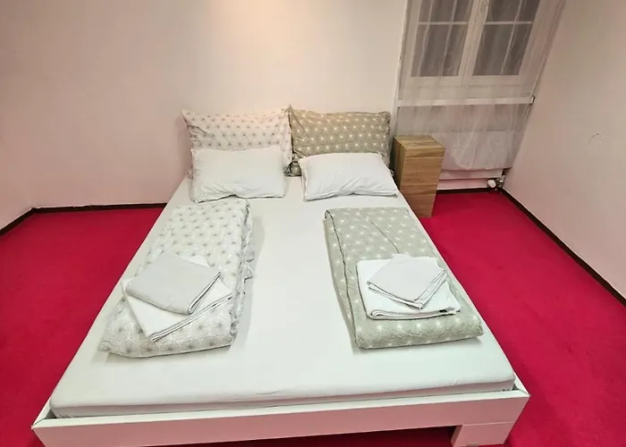 -jupiter- Mit Gemeinsamer Kueche Und Bad In Der Altstadt 3*