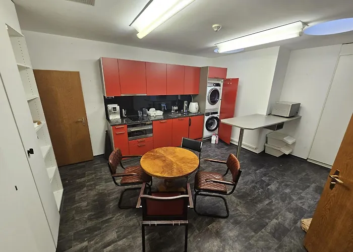 -jupiter- Mit Gemeinsamer Kueche Und Bad In Der Altstadt Chur