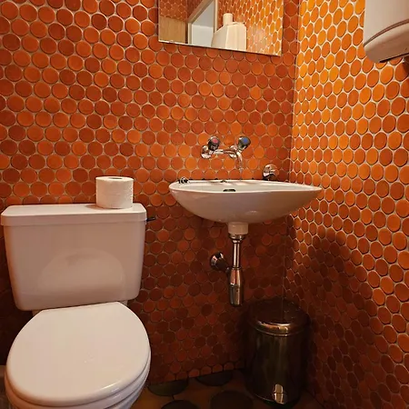 -jupiter- Mit Gemeinsamer Kueche Und Bad In Der Altstadt Gæstehus 3*